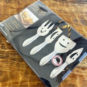 Stainless steel cheese knives